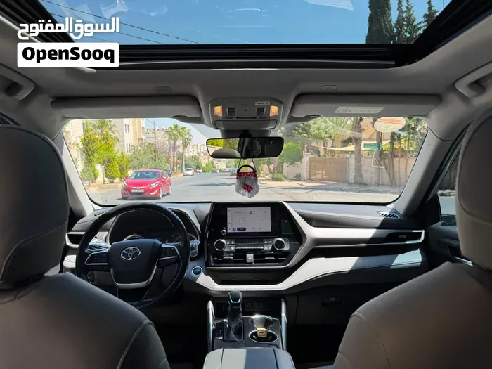 Toyota Highlander 2023 photo 4