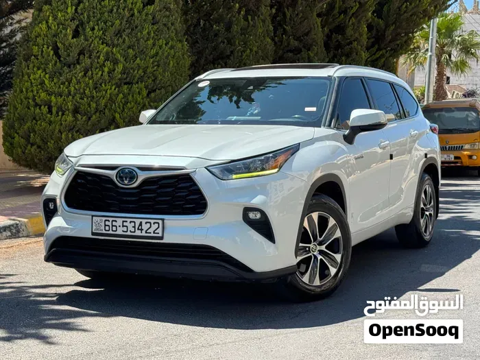 Toyota Highlander 2023 photo 3