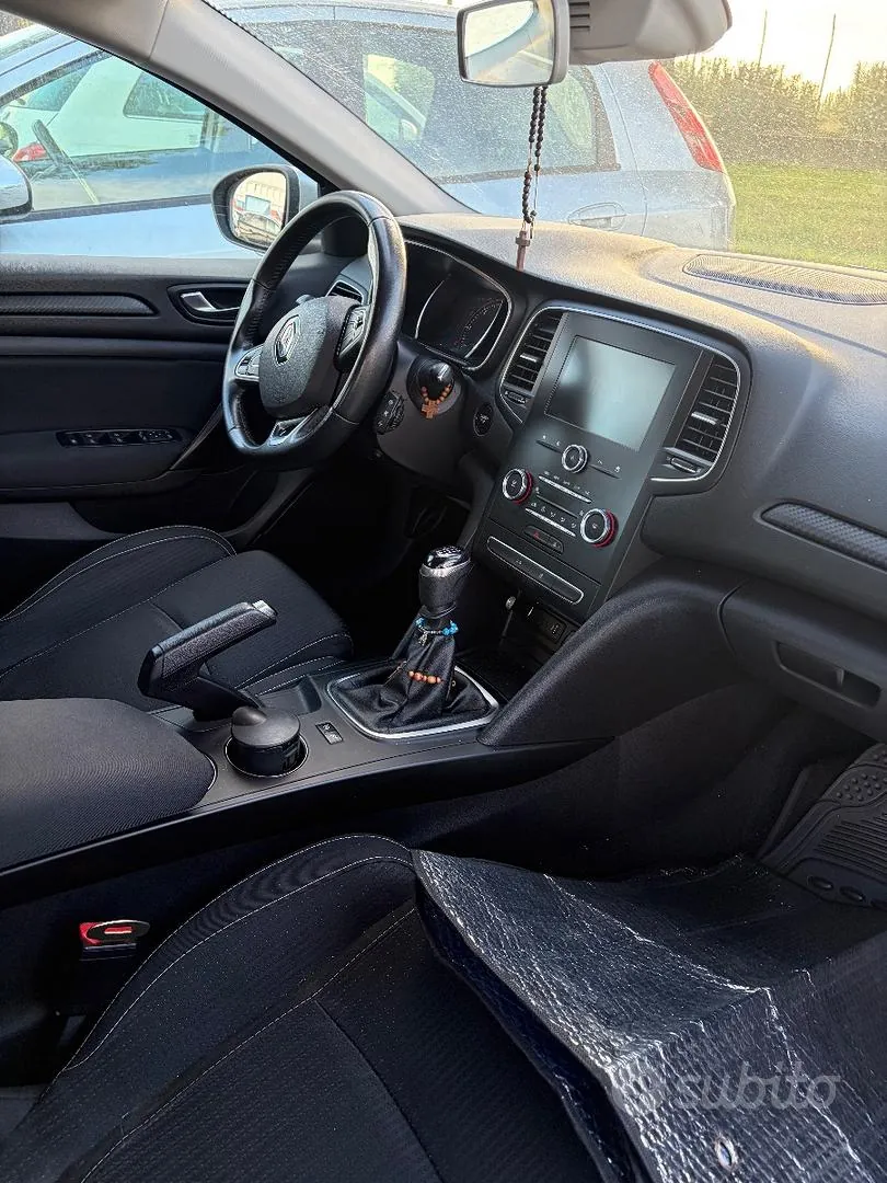 Renault Megane 2018 photo 4
