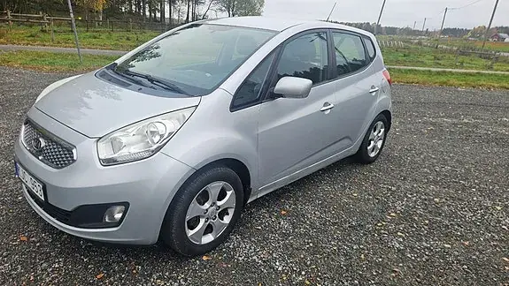 Kia Venga 2010 photo 2