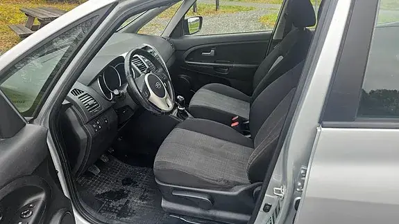 Kia Venga 2010 photo 5
