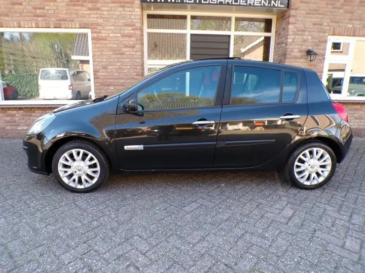 Renault Clio 2007 photo 2