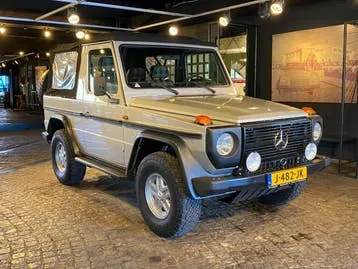 Mercedes-Benz G-Klasse 230