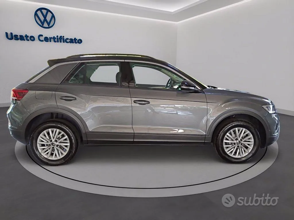 Volkswagen T-Roc 2023 photo 3