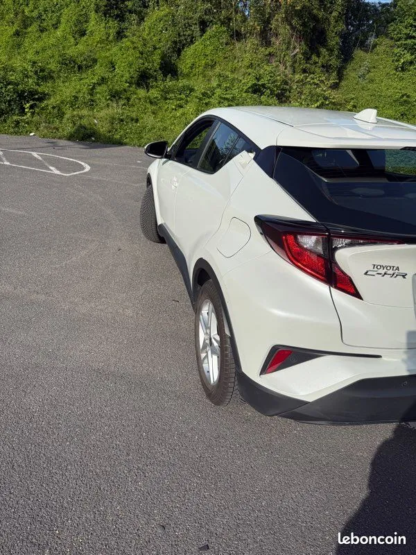Toyota C-Hr 2021 photo 2