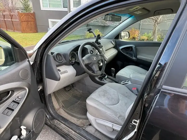 Toyota Rav4 2010 photo 3