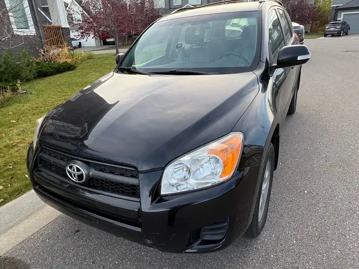 Toyota Rav4 2010 photo 2