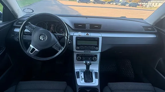 Volkswagen Passat 2010 photo 4