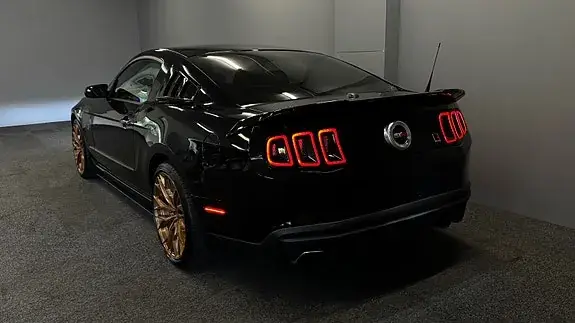 Ford Mustang 2011 photo 5