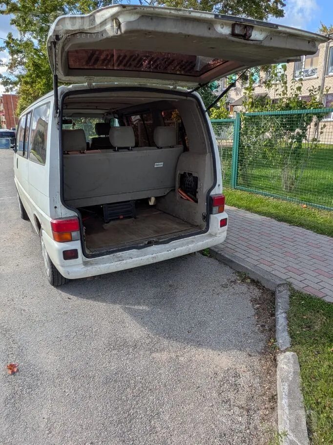 Volkswagen Caravelle 1996 photo 4