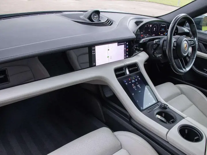Porsche Taycan 2022 photo 2