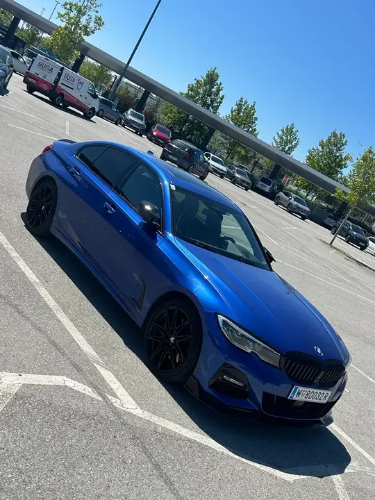 BMW 3 Series 2020 photo 3