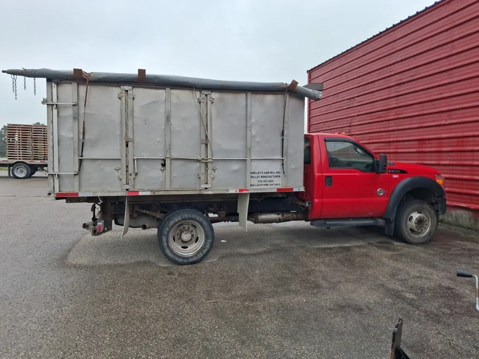 Ford F-550 2012 photo 3