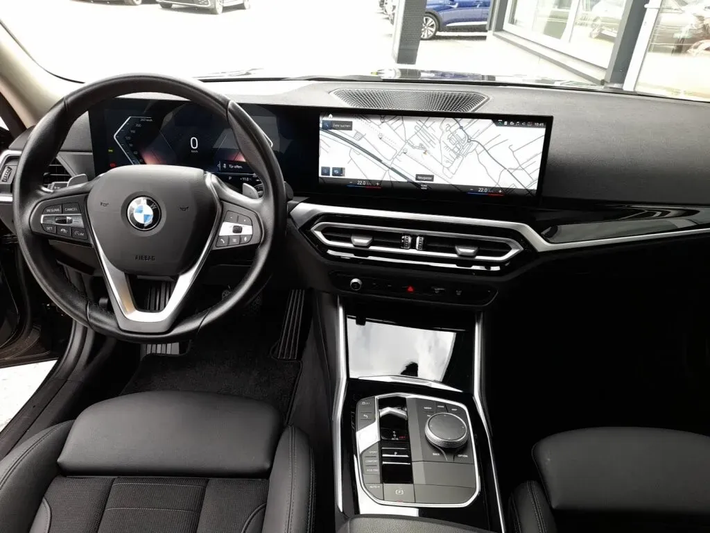BMW 3 Series 2023 photo 3
