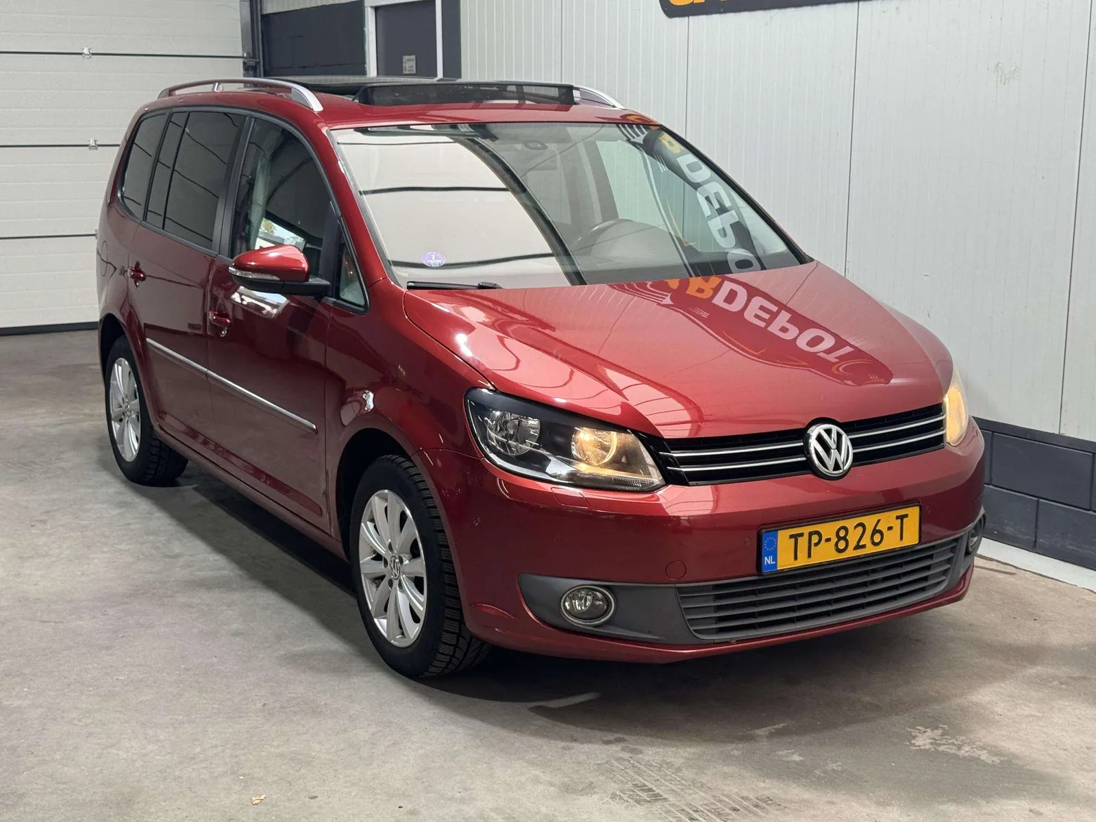 Volkswagen Touran 2011 photo 3