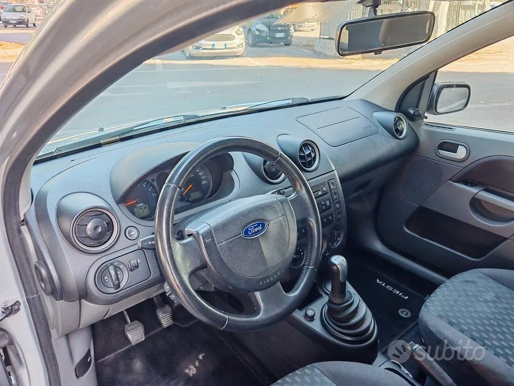 Ford Fiesta 2003 photo 5