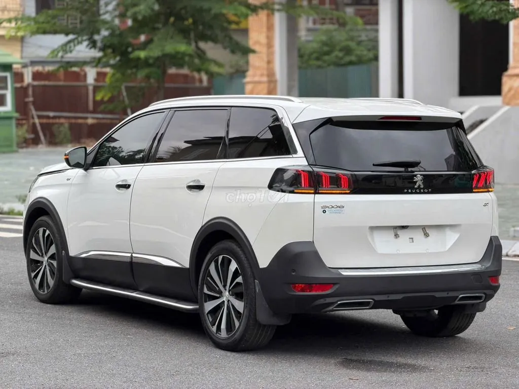 Peugeot 5008 2022 photo 3
