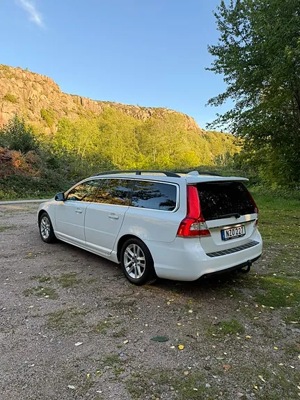 Volvo V70 2014 photo 2