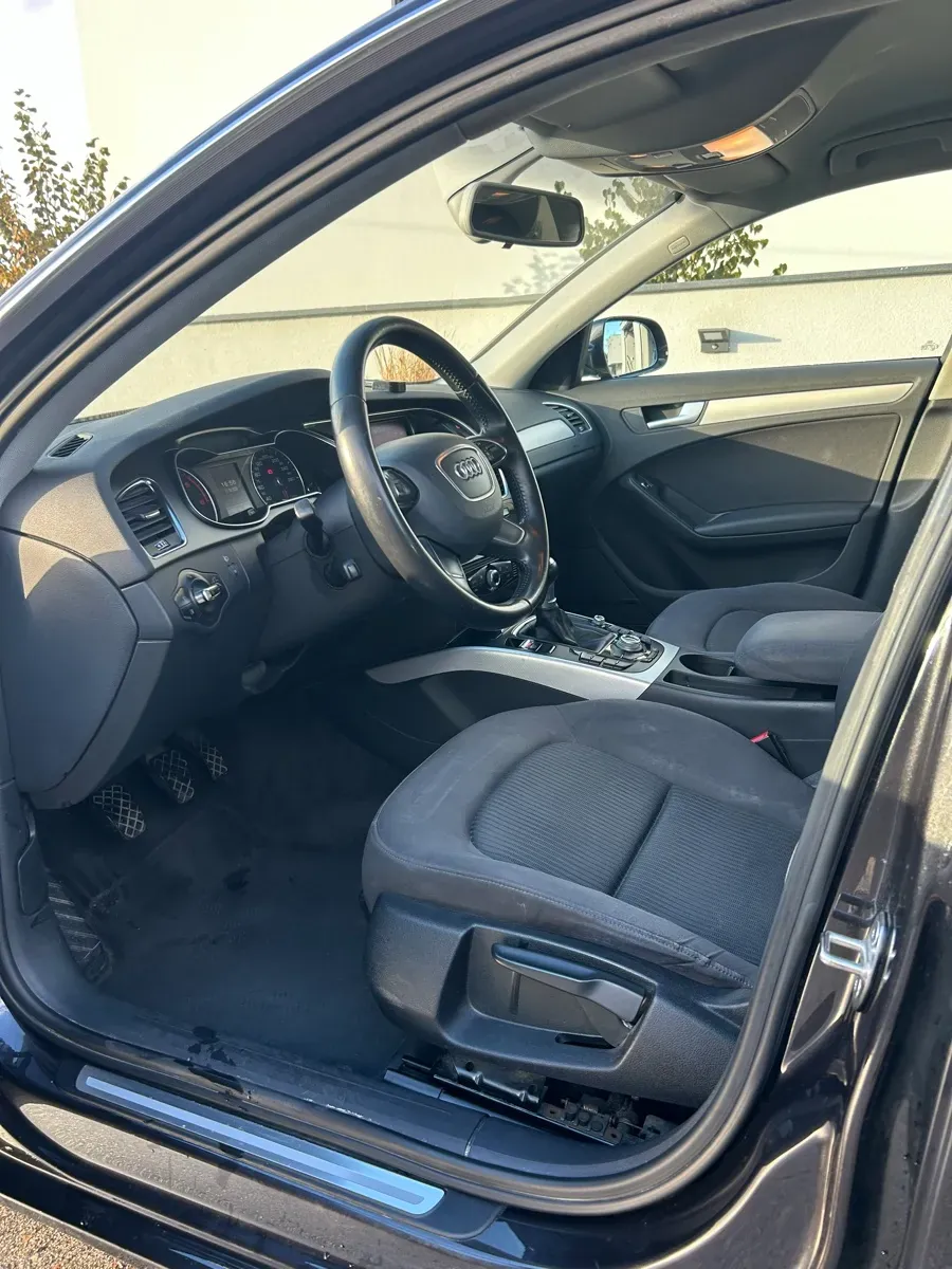 Audi A4 2012 photo 3