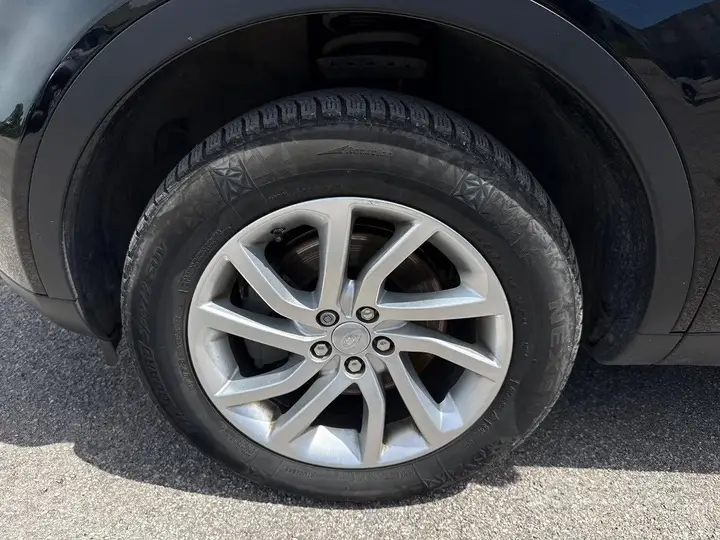 Land Rover Discovery Sport 2018 photo 5