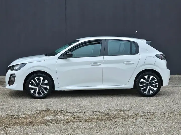 Peugeot 208 2025 photo 2
