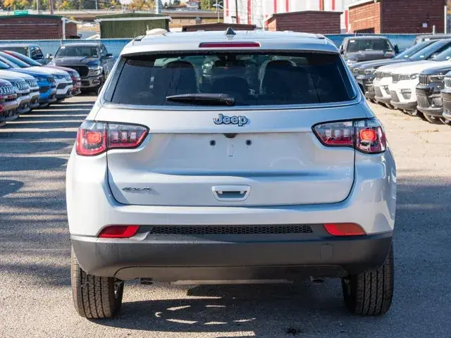 Jeep Compass 2026 photo 4