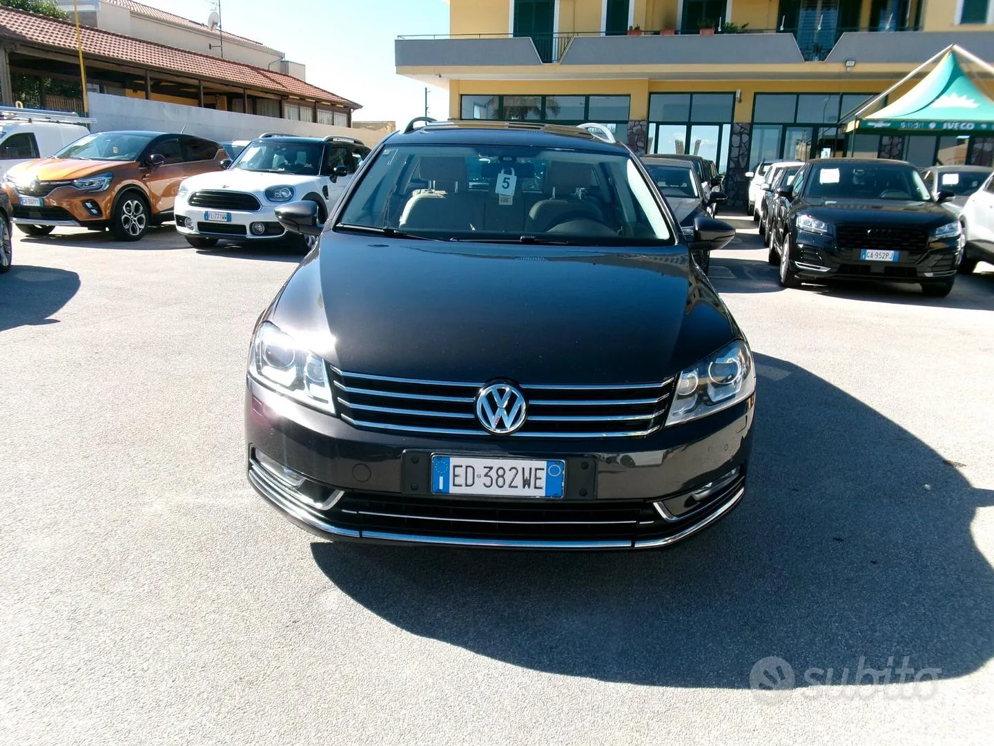 Volkswagen Passat 2011 photo 2