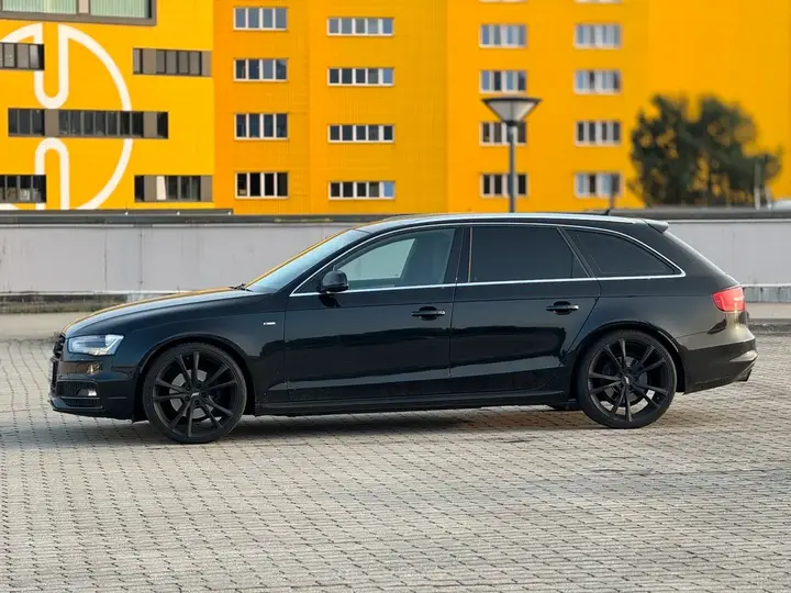Audi A4 2013 photo 2