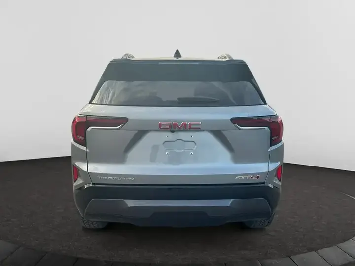 GMC Terrain 2027 photo 4