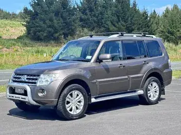 Mitsubishi Pajero 2011 photo 2