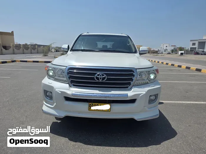 Toyota Land Cruiser 2013 photo 2