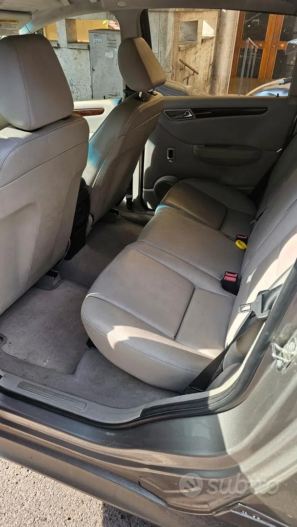 Mercedes-Benz B200D 2006 photo 4