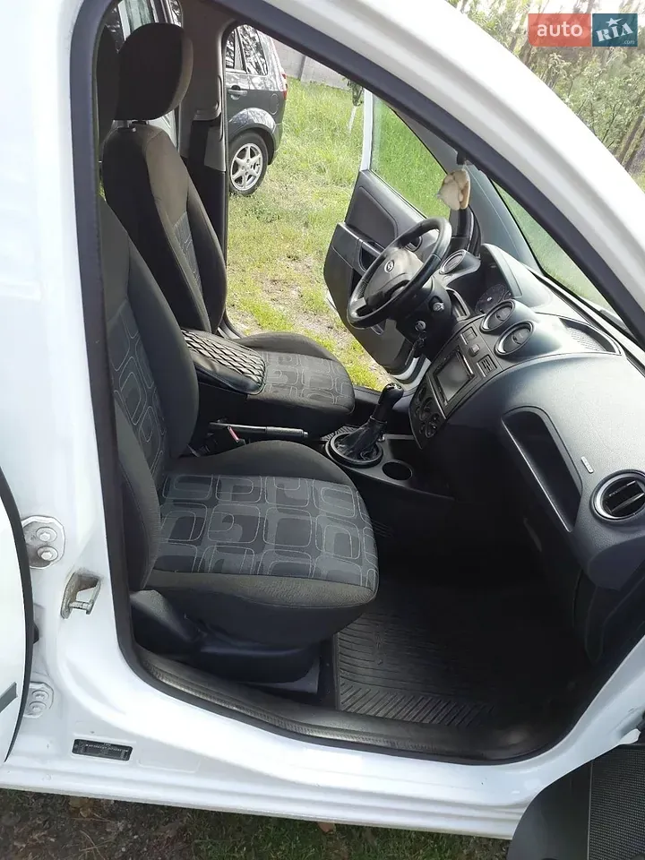 Ford Fiesta 2007 photo 3