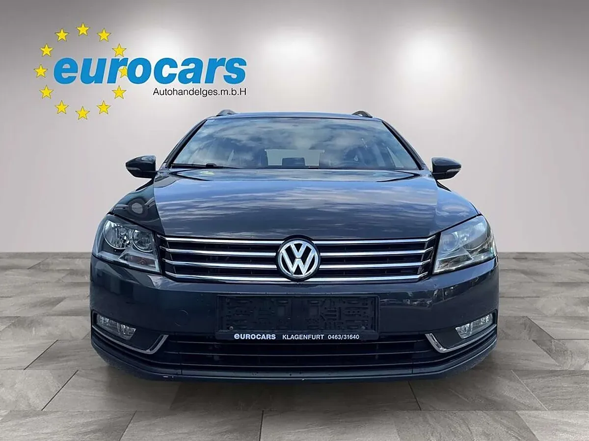 Volkswagen Passat 2011 photo 2