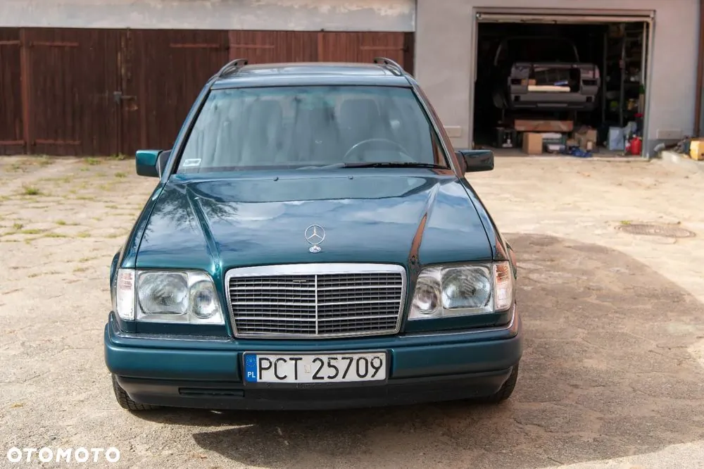 Mercedes-Benz W124