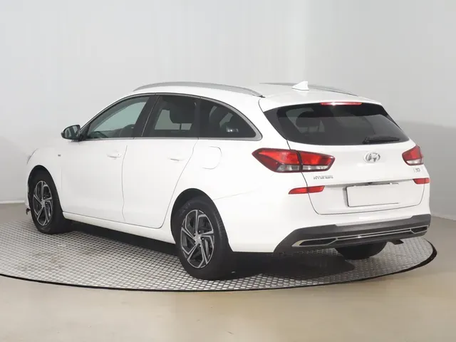 Hyundai I30 2022 photo 3