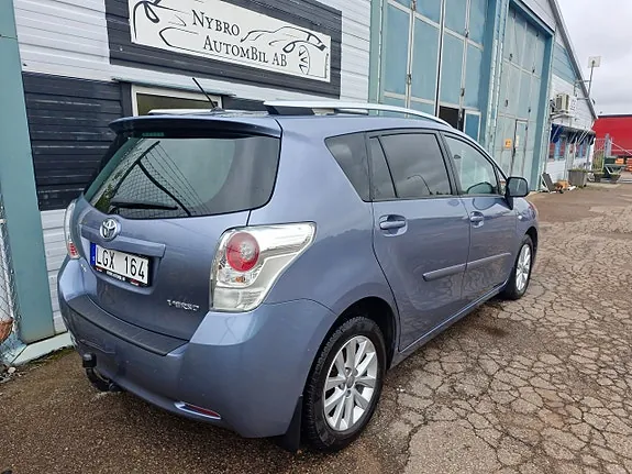 Toyota Verso 2011 photo 2