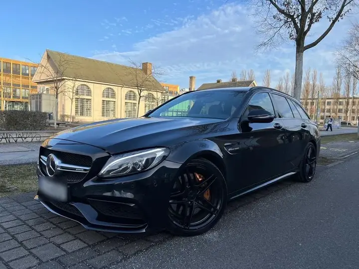Mercedes-Benz C63 Amg