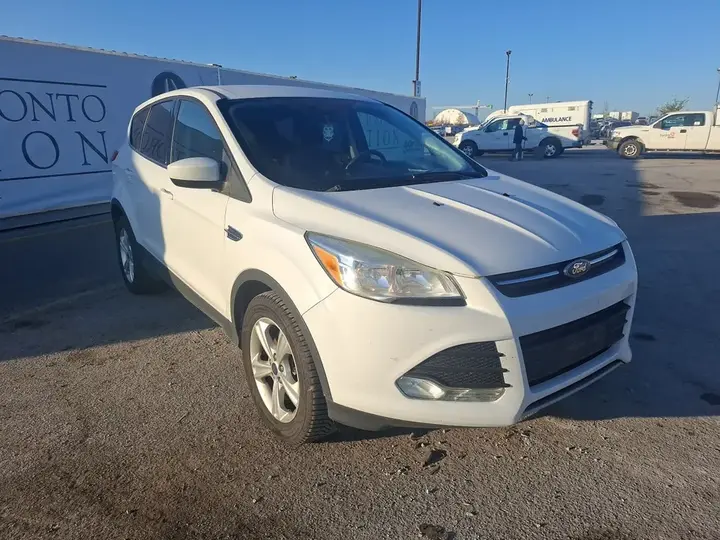 Ford Escape 2015 photo 3