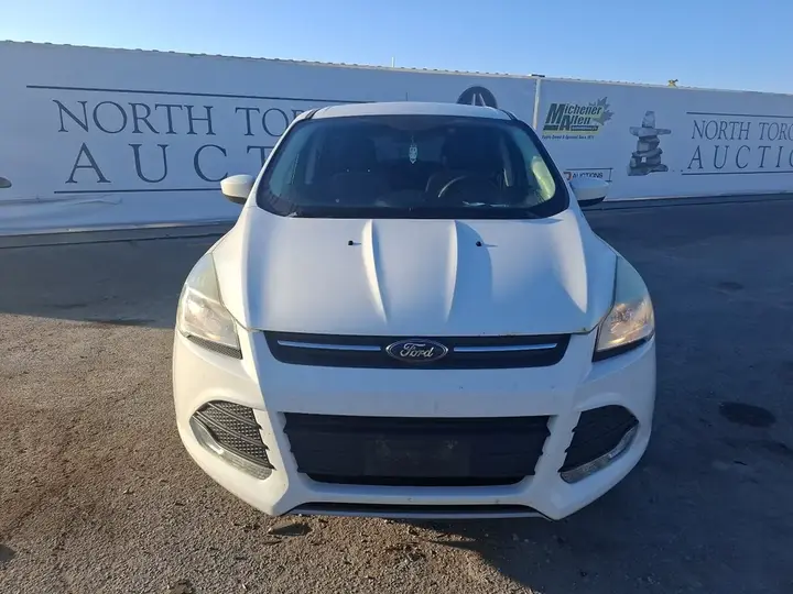 Ford Escape 2015 photo 2