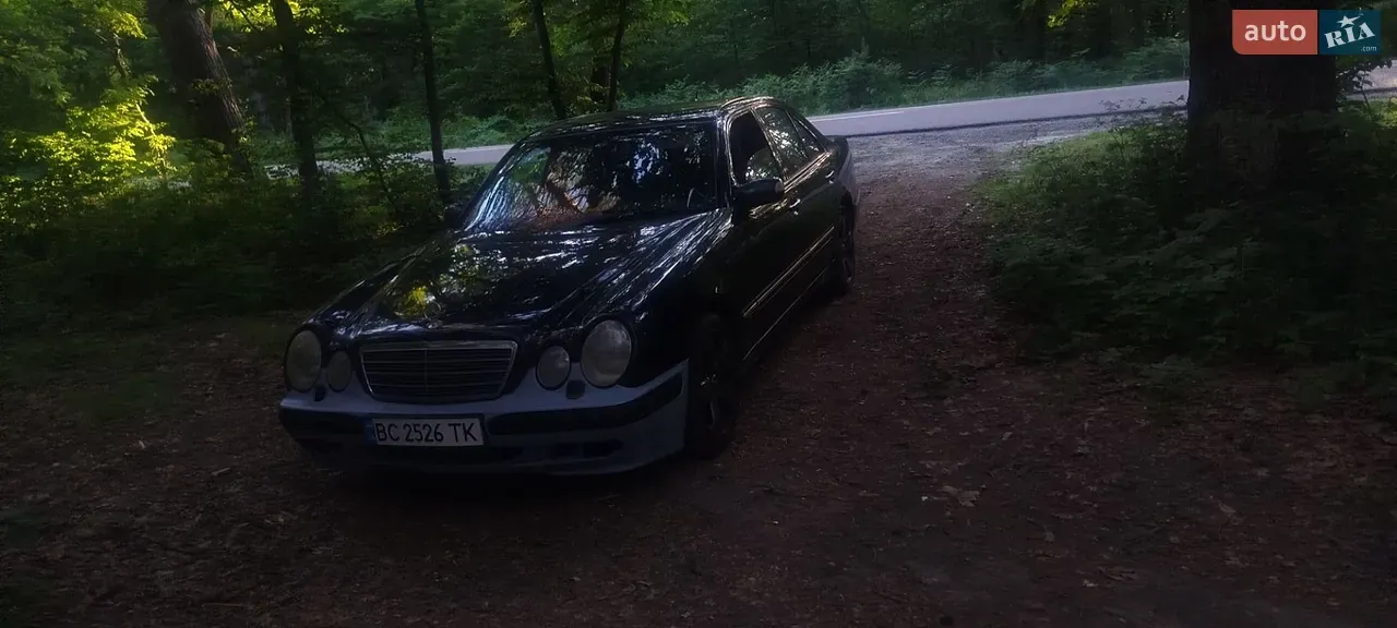 Mercedes-Benz E-Class 2001 photo 3