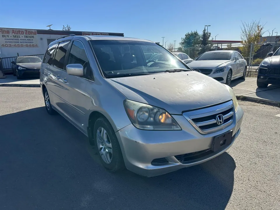 Honda Odyssey 2005 photo 2