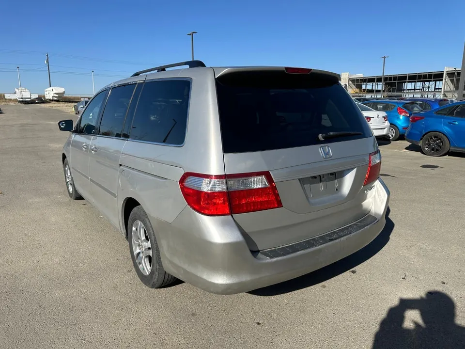 Honda Odyssey 2005 photo 5