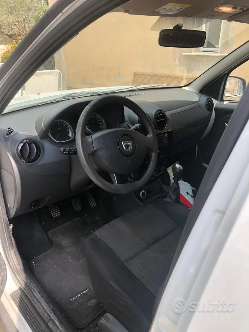 Dacia Duster 2012 photo 2