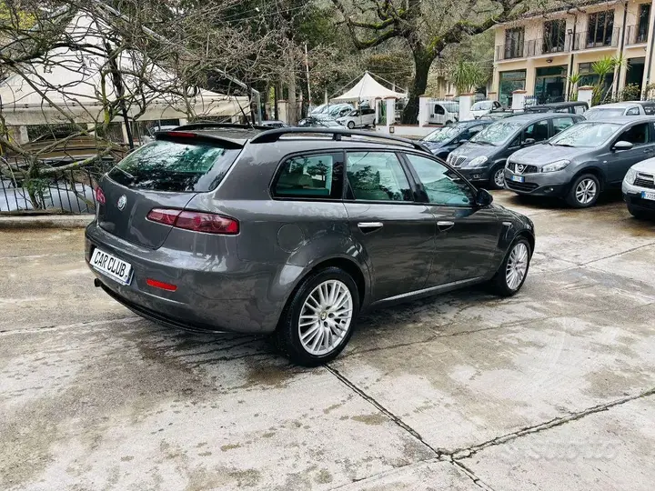 Alfa Romeo 159 Sportwagon 2007 photo 4