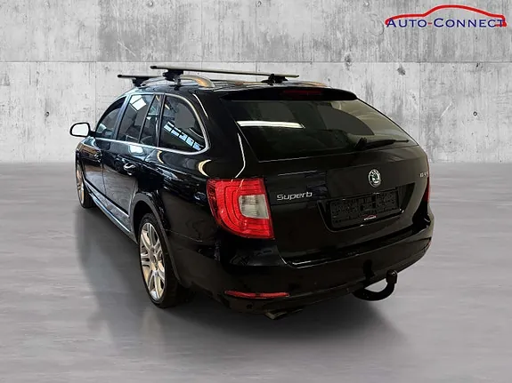 Skoda Superb 2012 photo 5