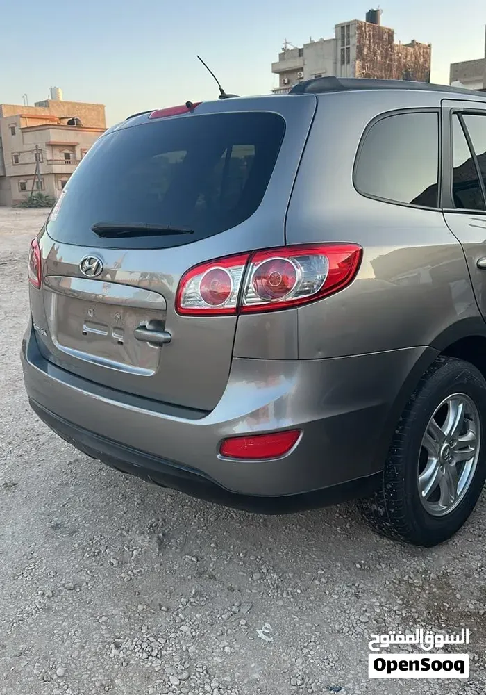 Hyundai Santa Fe 2012 photo 2
