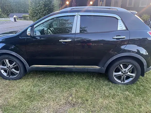 KG Mobility Korando 2011 photo 4
