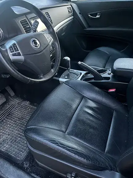 KG Mobility Korando 2011 photo 5