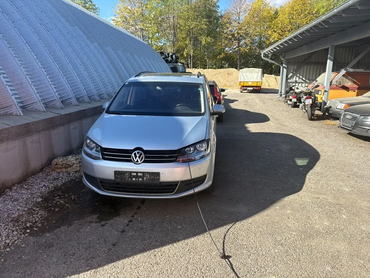 Volkswagen Sharan 2013 photo 3